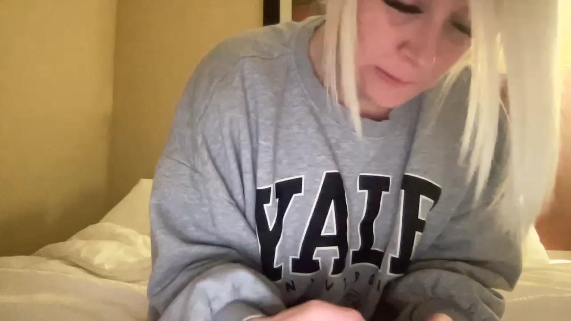 Gallery image thumbnail from MonroeLee's myfreecams stream on, 03/06/2023, 22:53 image 13 of 20