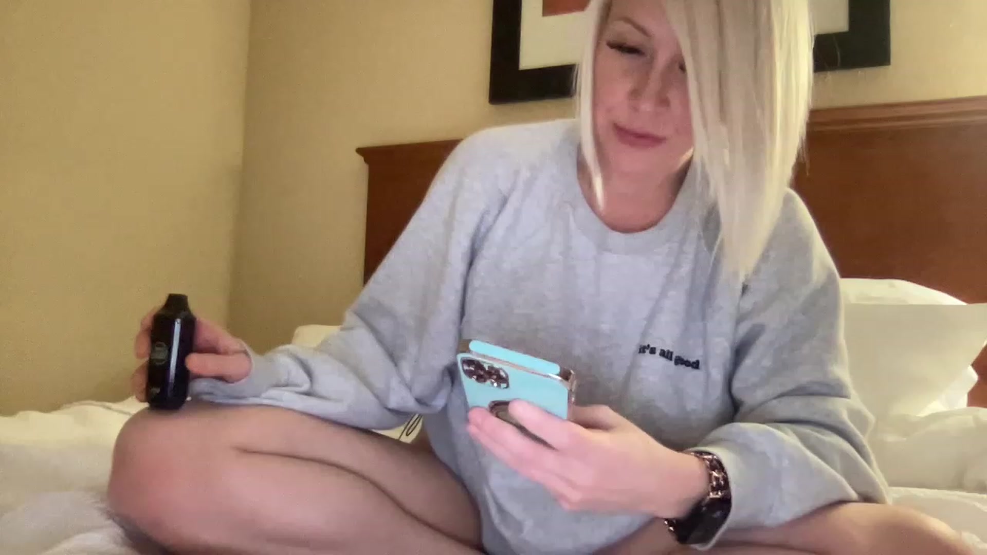 Gallery image thumbnail from MonroeLee's myfreecams stream on, 03/08/2023, 23:08 image 15 of 20