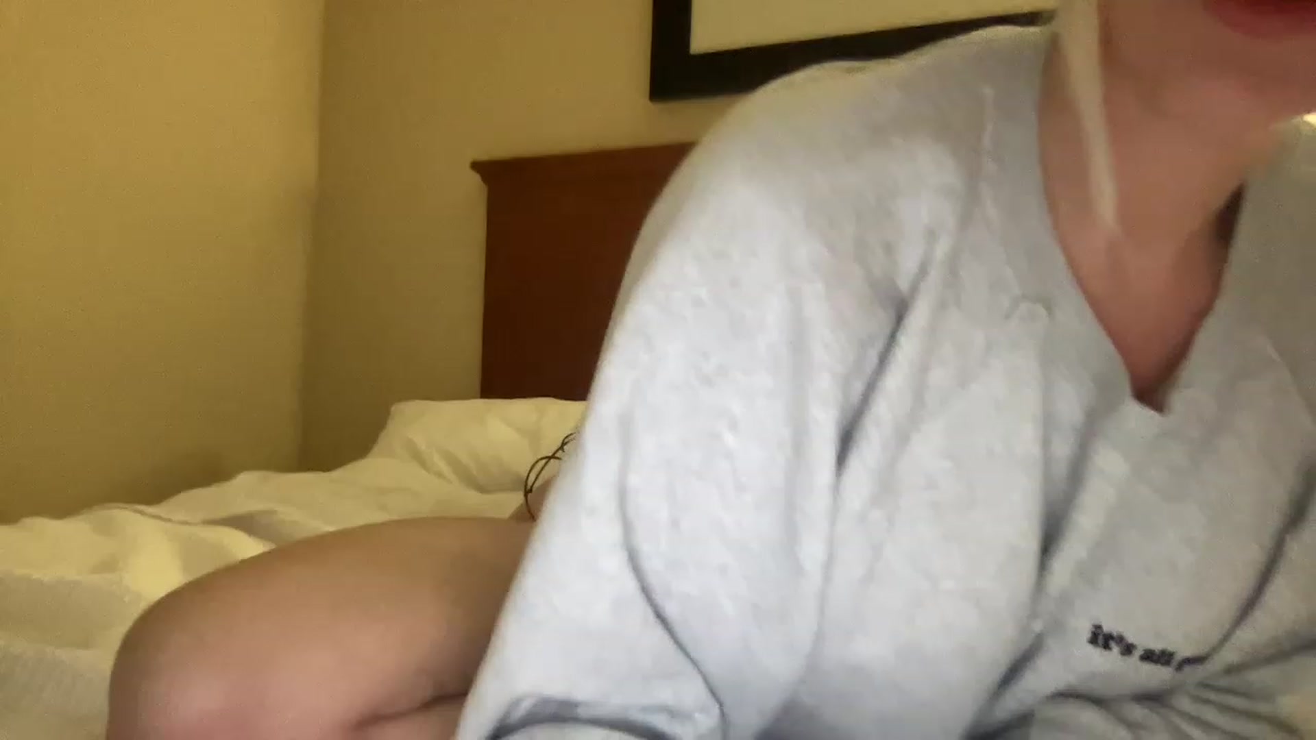 Gallery image thumbnail from MonroeLee's myfreecams stream on, 03/08/2023, 23:08 image 16 of 20