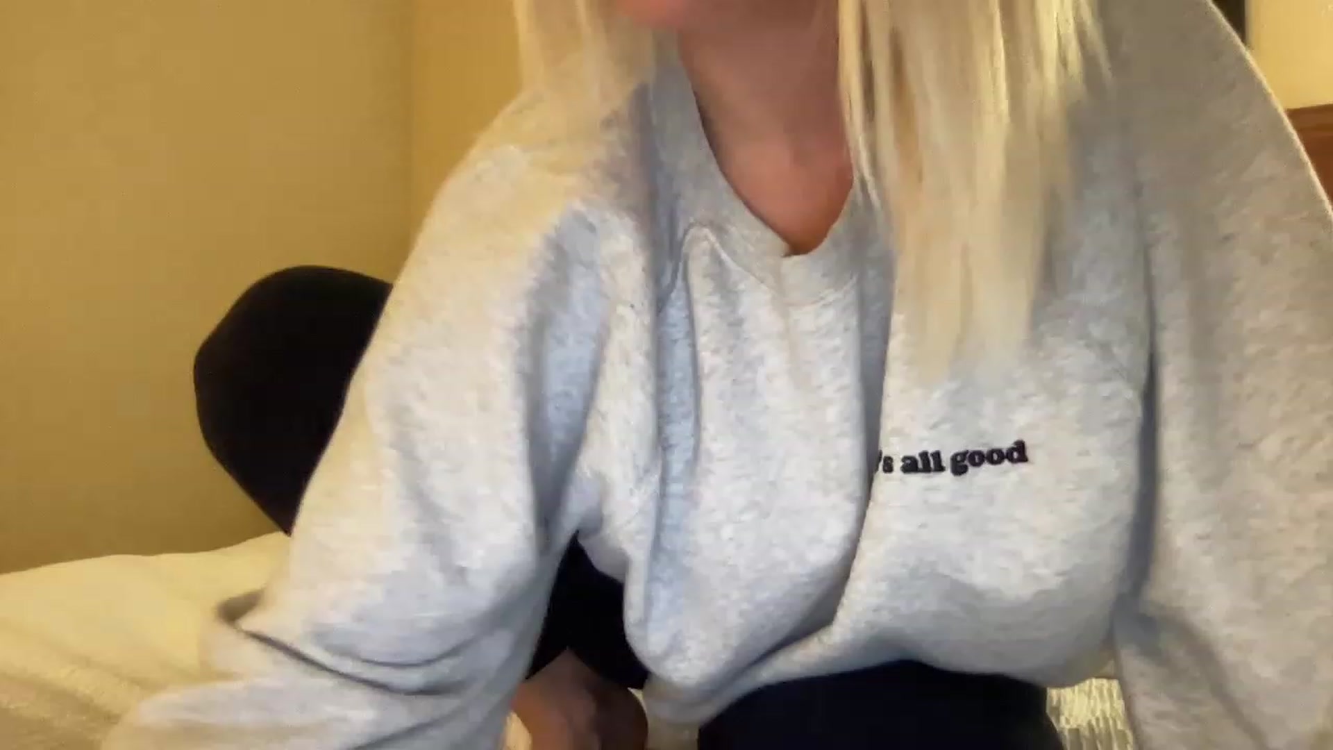 Gallery image thumbnail from MonroeLee's myfreecams stream on, 03/11/2023, 22:17 image 1 of 20