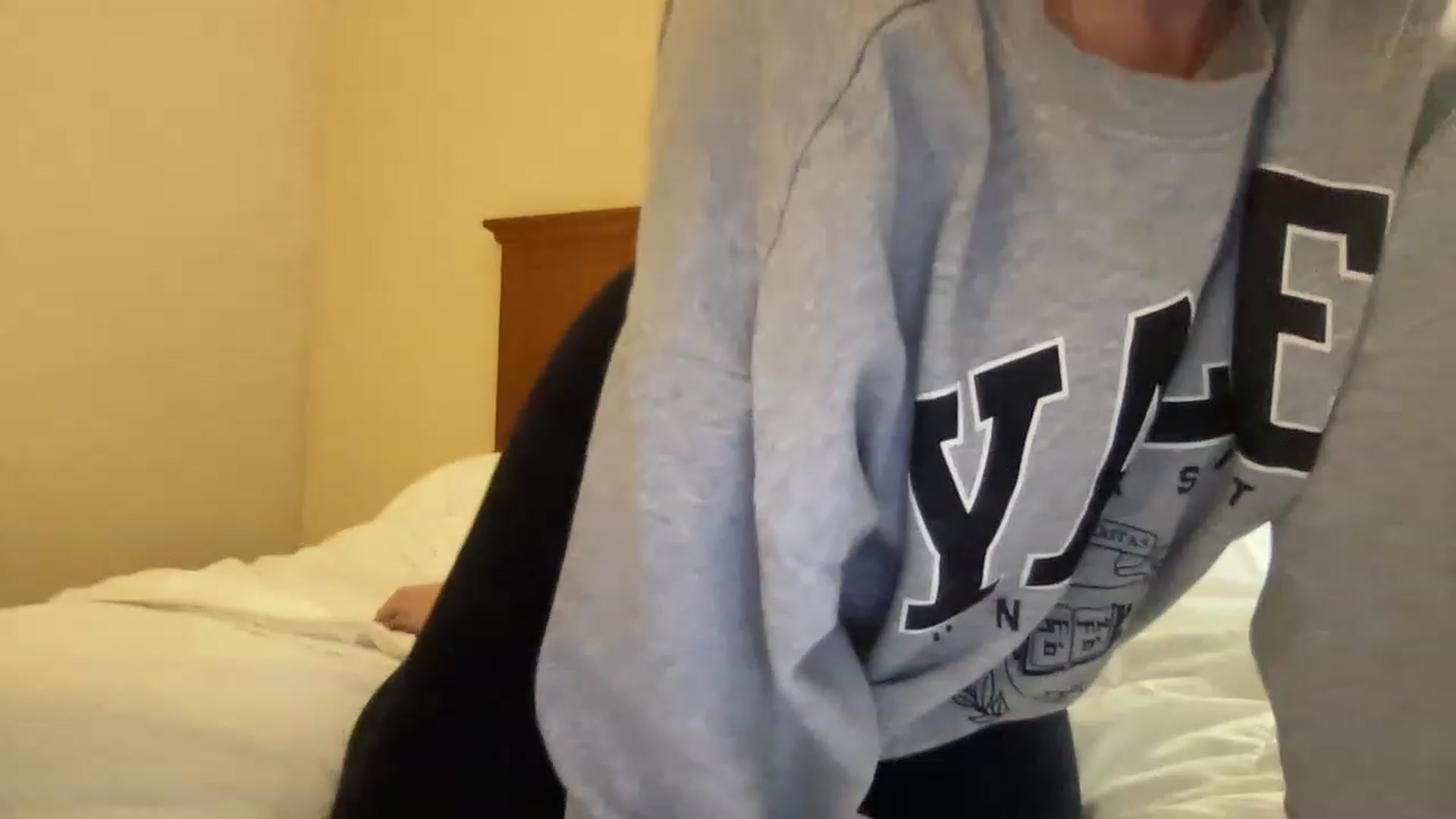 Gallery image thumbnail from MonroeLee's myfreecams stream on, 03/12/2023, 20:09 image 16 of 20