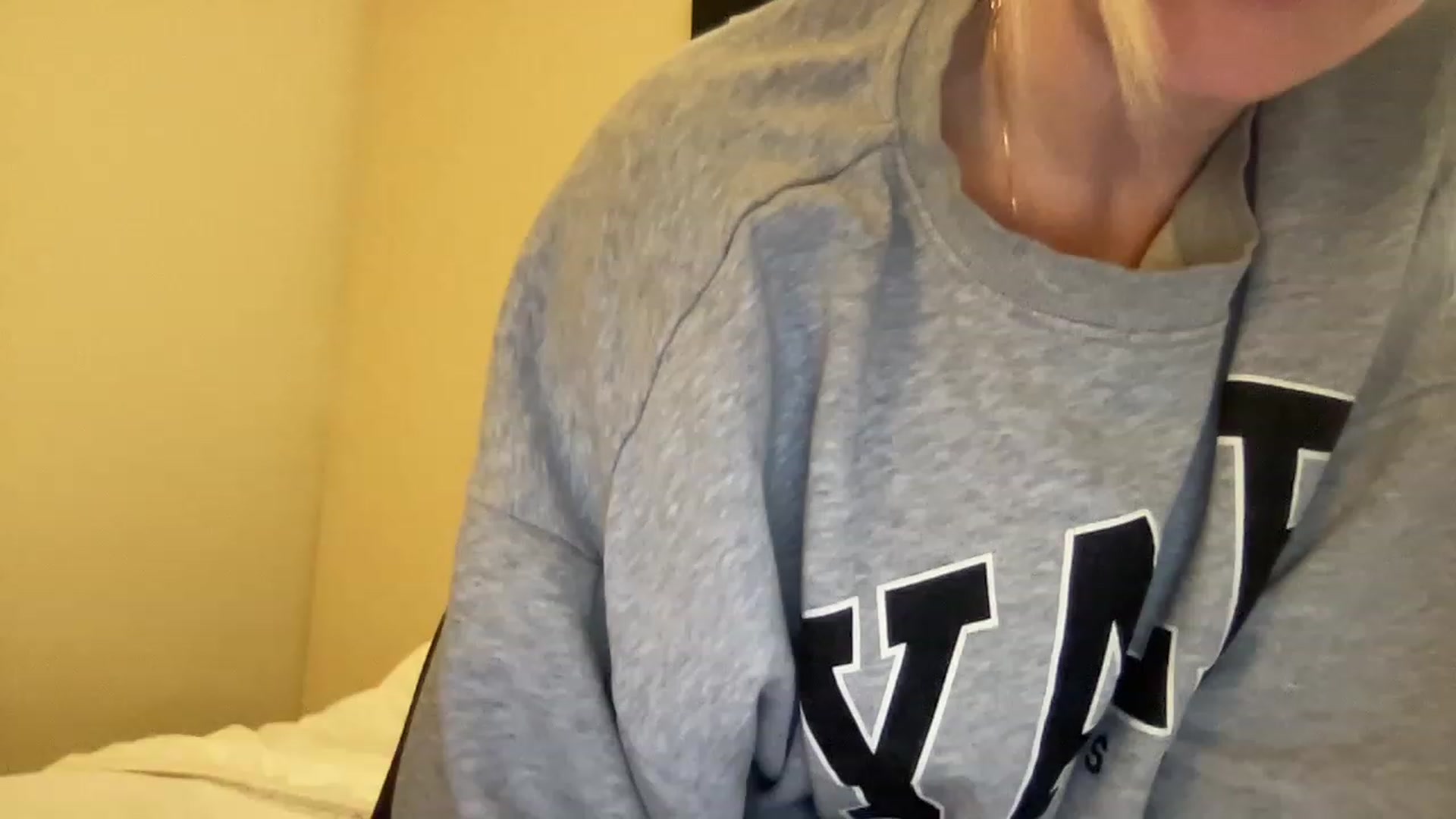 Gallery image thumbnail from MonroeLee's myfreecams stream on, 03/12/2023, 20:09 image 17 of 20
