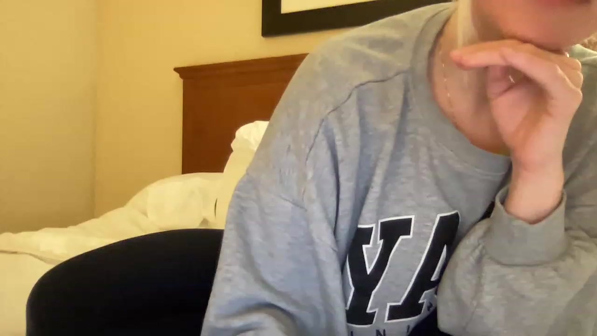 Gallery image thumbnail from MonroeLee's myfreecams stream on, 03/12/2023, 20:09 image 4 of 20