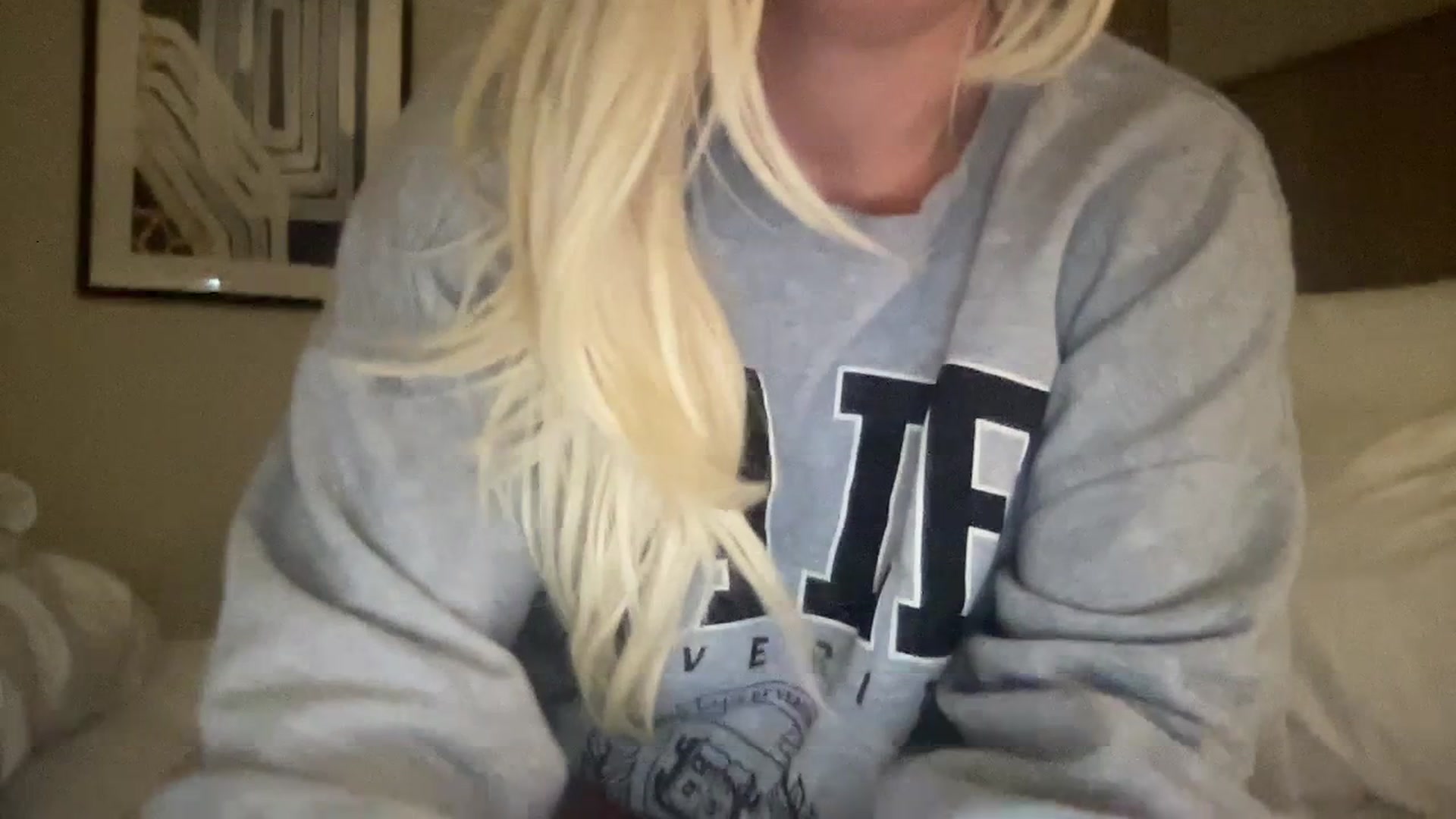 Gallery image thumbnail from MonroeLee's myfreecams stream on, 07/11/2023, 17:45 image 18 of 20