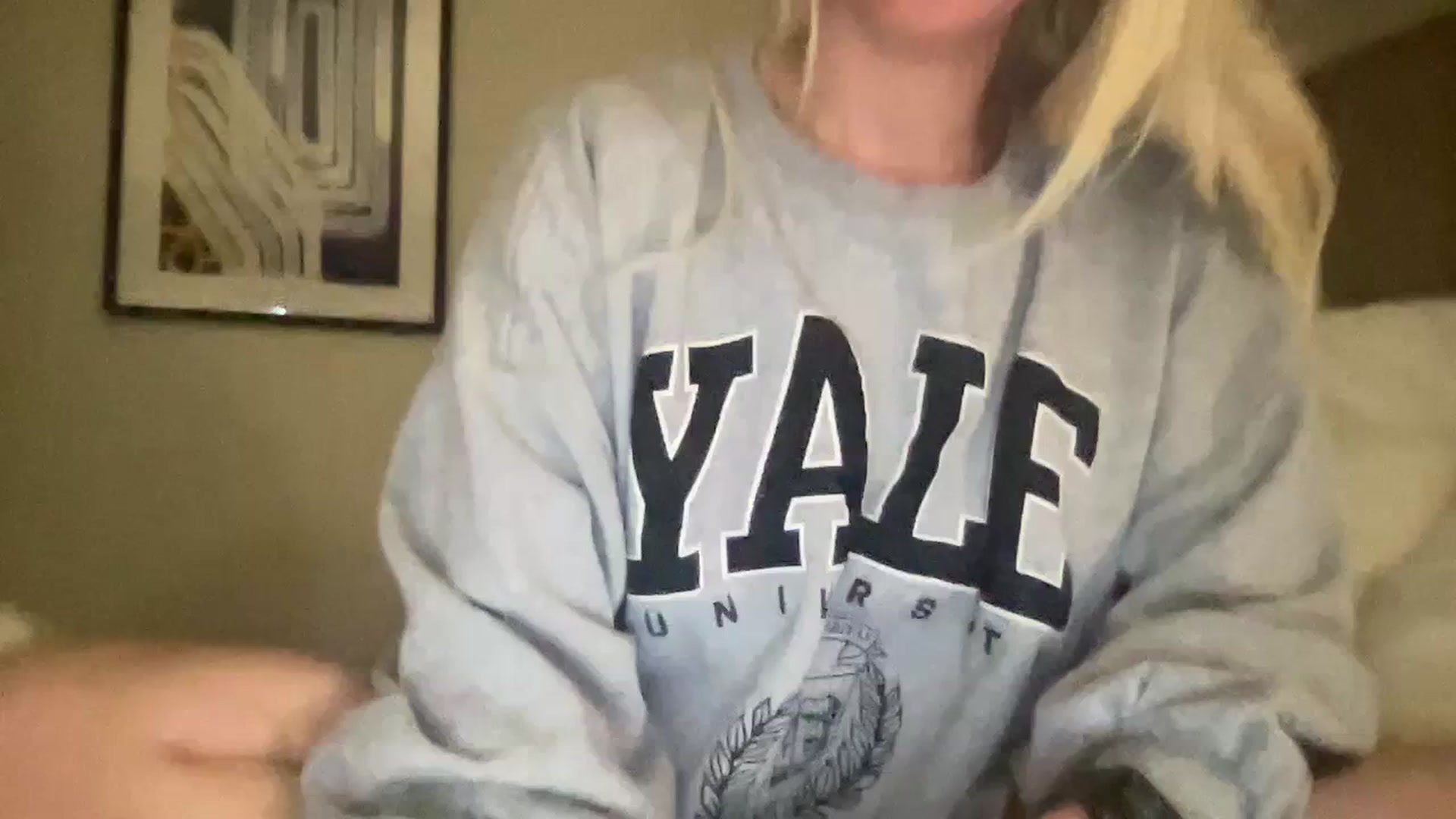 Gallery image thumbnail from MonroeLee's myfreecams stream on, 07/11/2023, 17:45 image 8 of 20