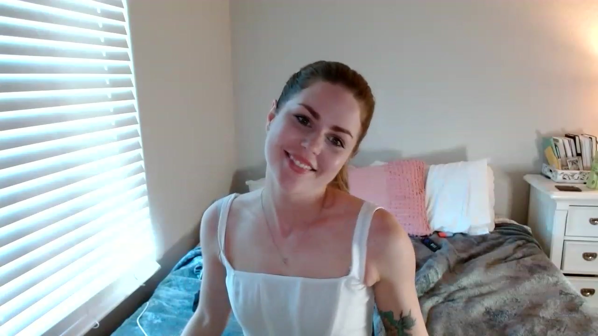 Gallery image thumbnail from Montyfoxx69's myfreecams stream on, 03/30/2023, 24:40 image 19 of 20