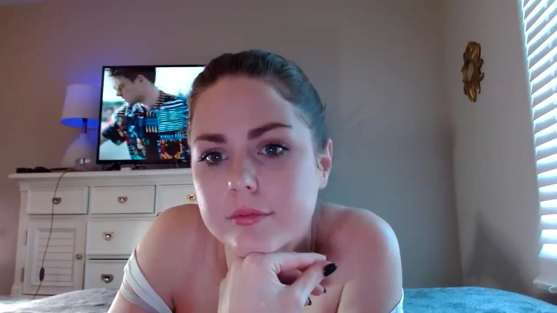 Gallery image thumbnail from Montyfoxx69's myfreecams stream on, 03/30/2023, 24:40 image 11 of 20