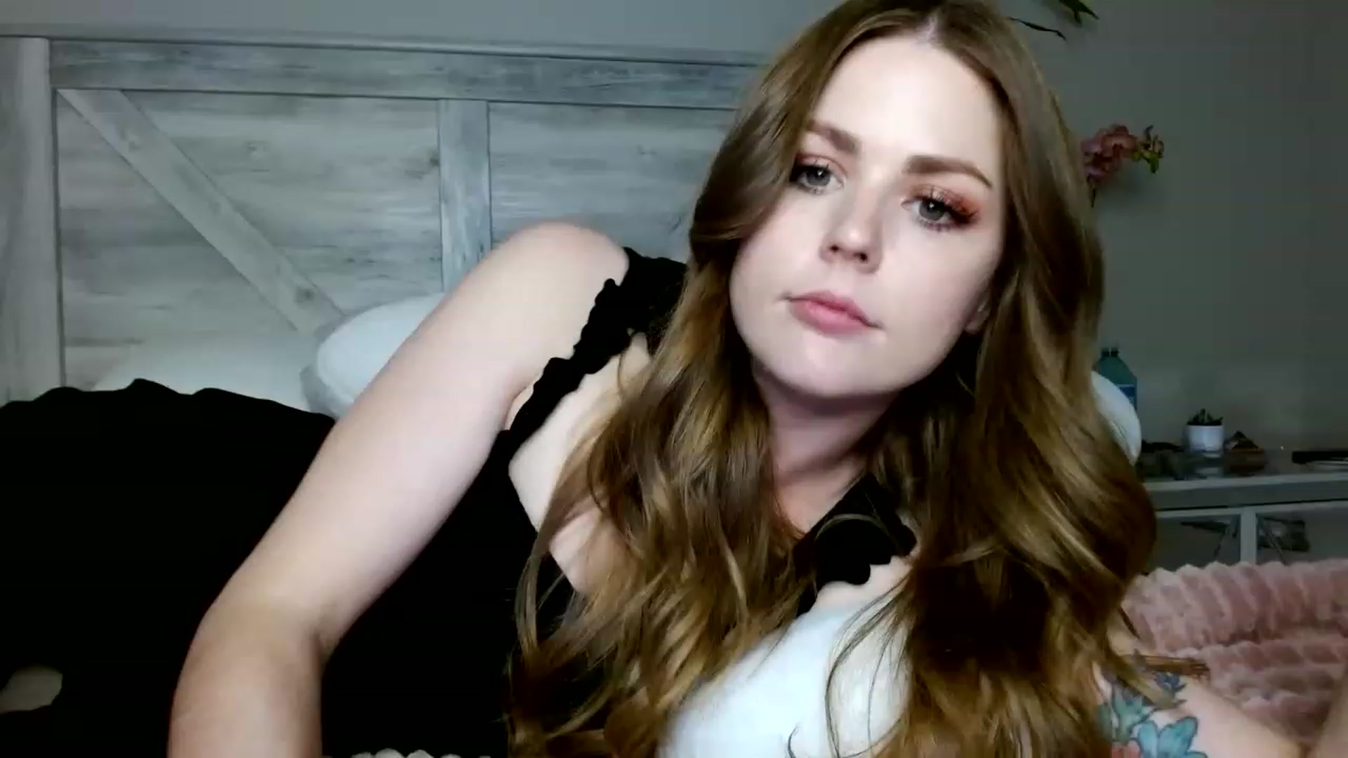 Gallery image thumbnail from Montyfoxx69's myfreecams stream on, 04/24/2023, 07:10 image 1 of 20