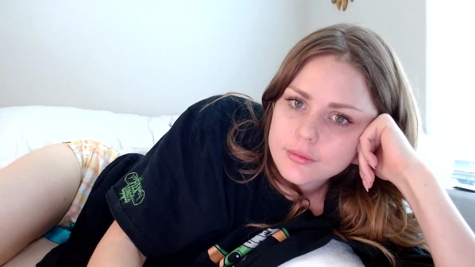 Gallery image thumbnail from Montyfoxx69's myfreecams stream on, 07/19/2023, 20:40 image 6 of 20