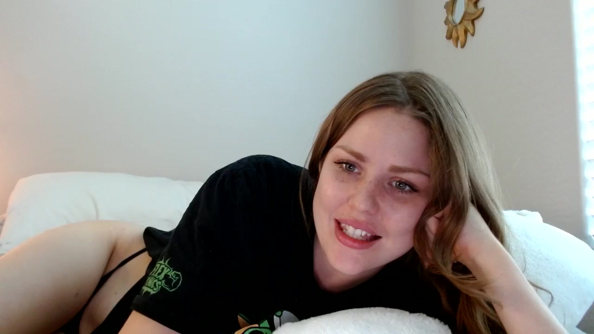 Gallery image thumbnail from Montyfoxx69's myfreecams stream on, 07/19/2023, 20:40 image 17 of 20