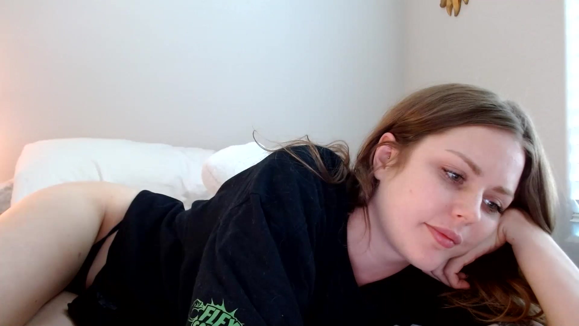 Gallery image thumbnail from Montyfoxx69's myfreecams stream on, 07/19/2023, 21:09 image 7 of 20