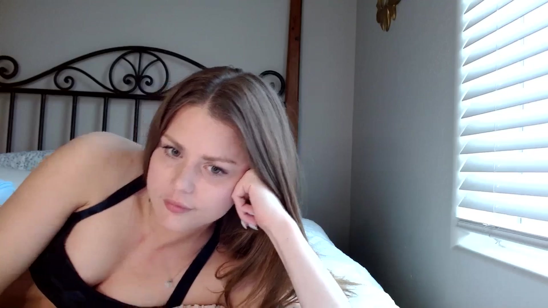 Gallery image thumbnail from Montyfoxx69's myfreecams stream on, 09/12/2023, 01:09 image 16 of 20