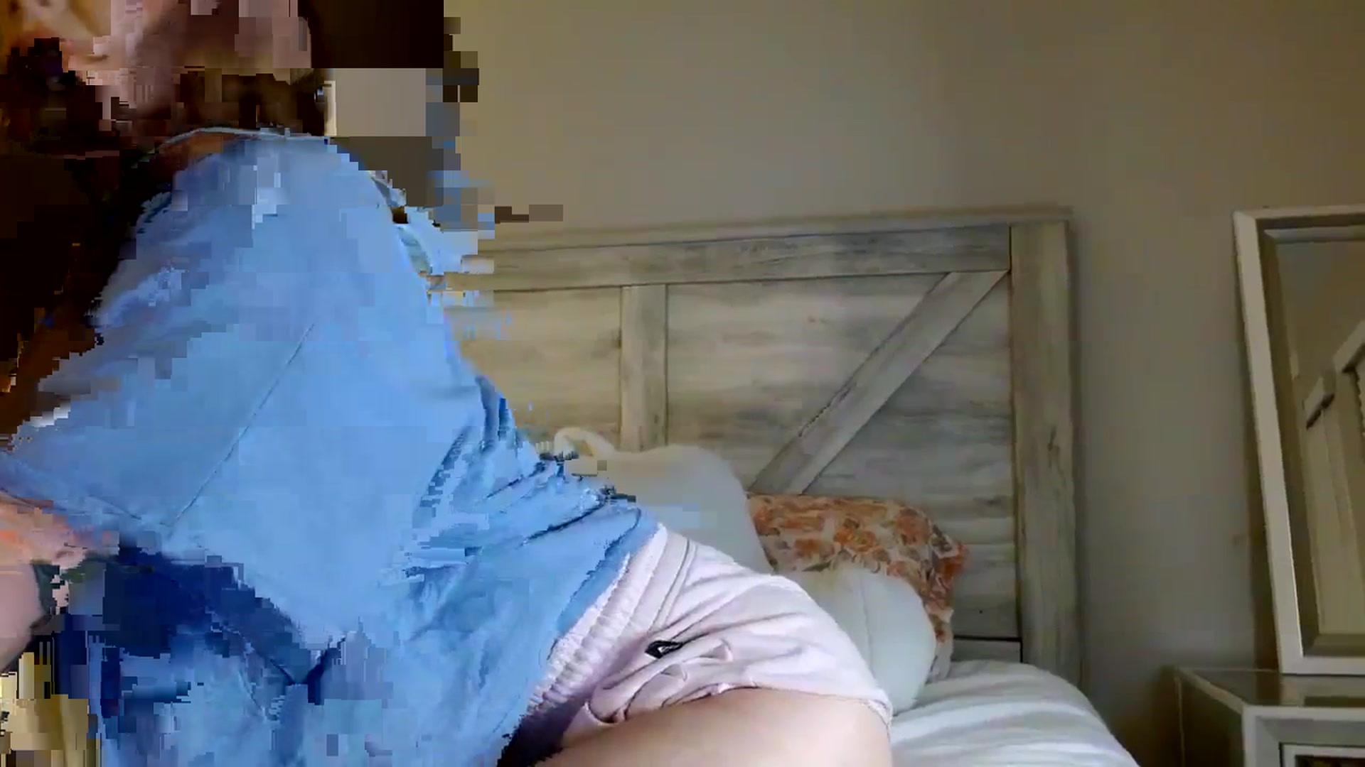Gallery image thumbnail from Montyfoxx69's myfreecams stream on, 09/20/2023, 06:11 image 4 of 20