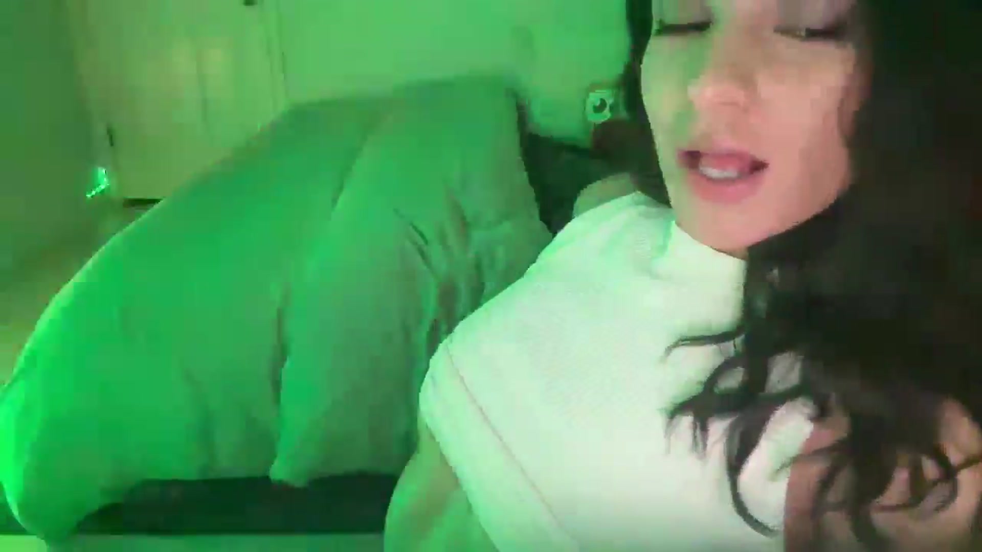 Gallery image thumbnail from Moodybaby's myfreecams stream on, 03/29/2025, 08:01 image 4 of 20