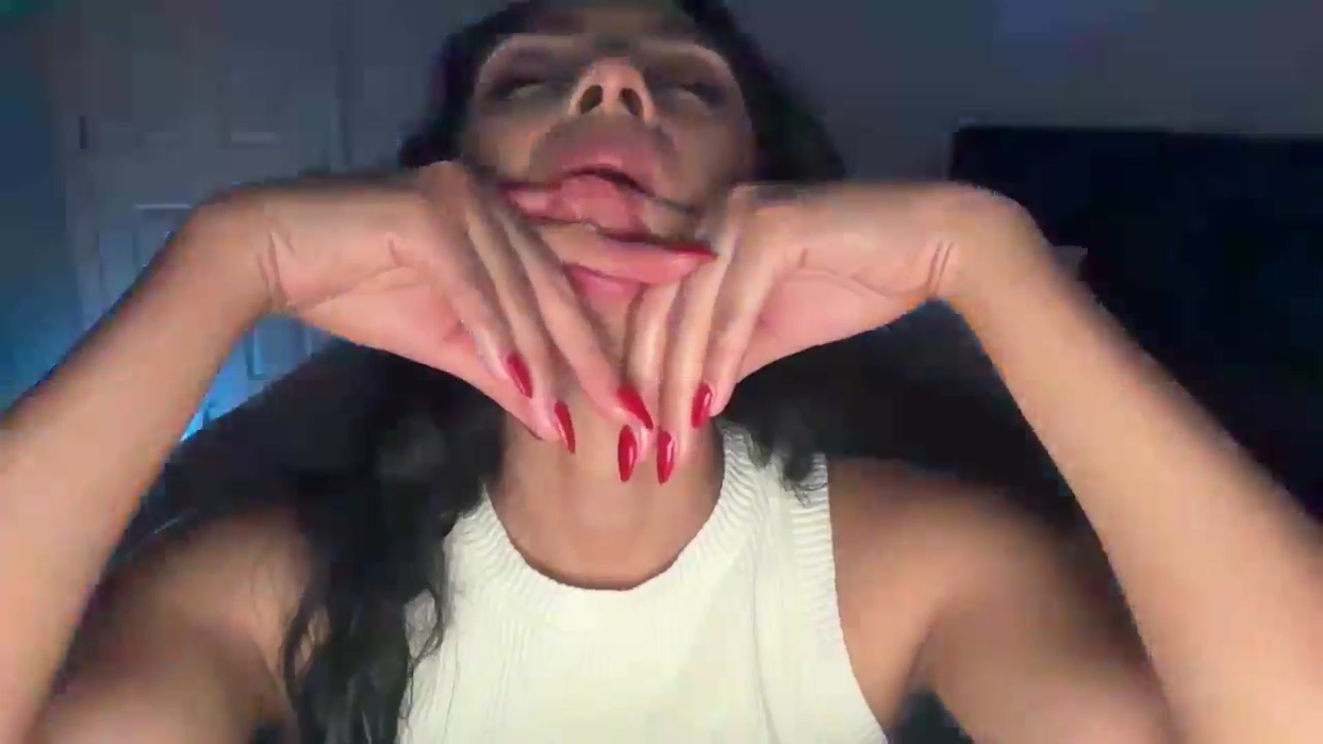Gallery image thumbnail from Moodybaby's myfreecams stream on, 03/29/2025, 09:08 image 14 of 20
