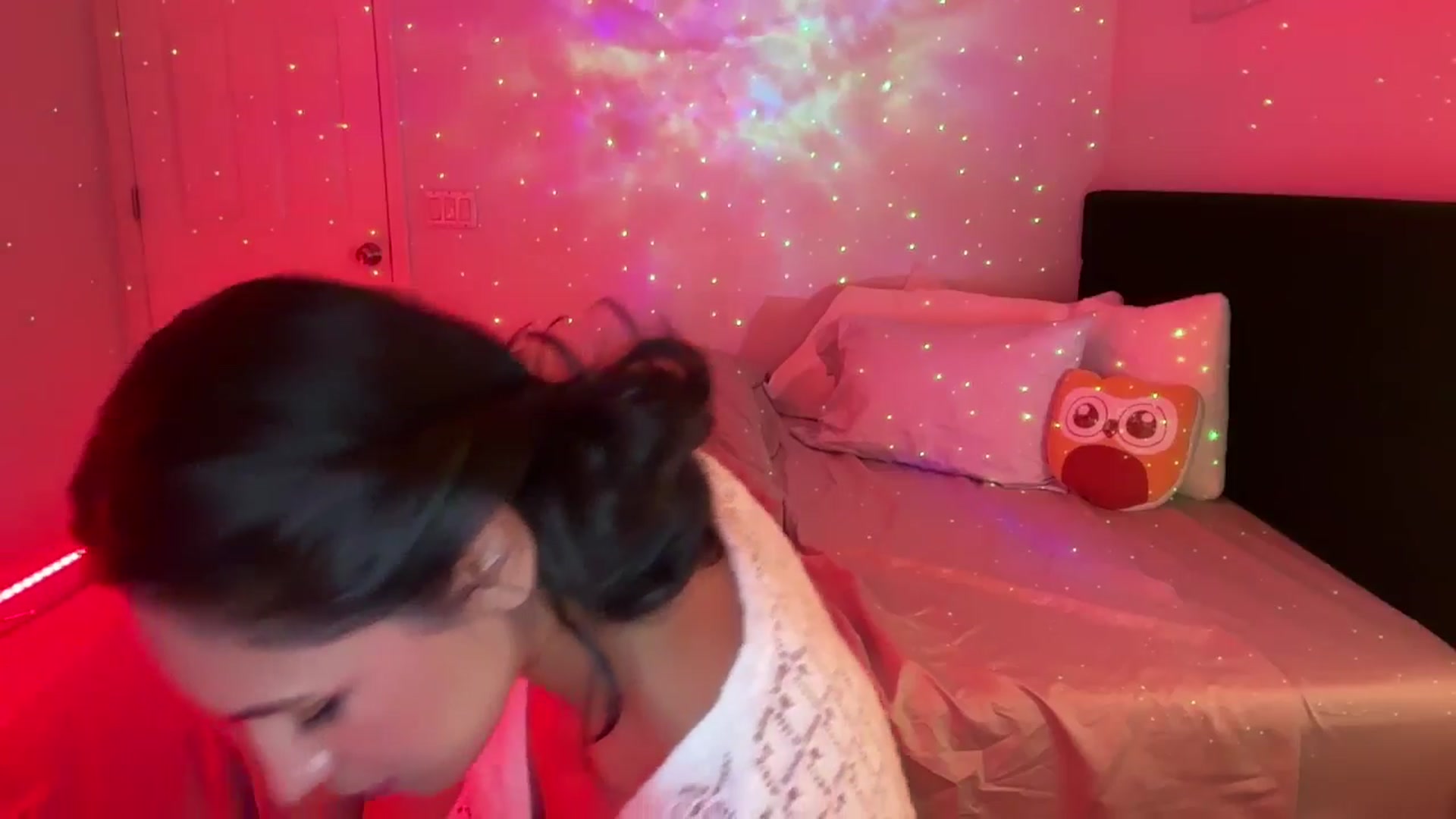 Gallery image thumbnail from Moodybaby's myfreecams stream on, 04/16/2025, 05:57 image 4 of 20