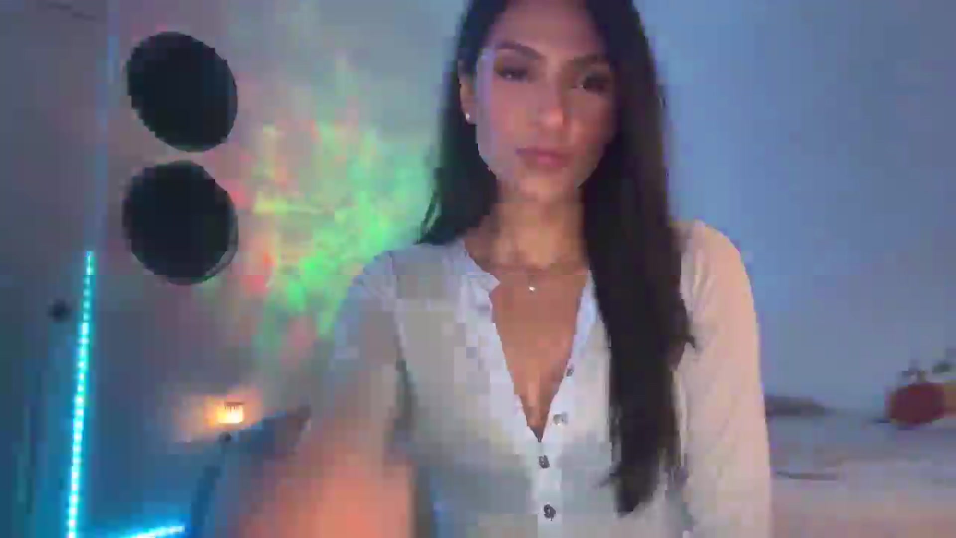 Gallery image thumbnail from Moodybaby's myfreecams stream on, 05/07/2025, 08:17 image 3 of 20