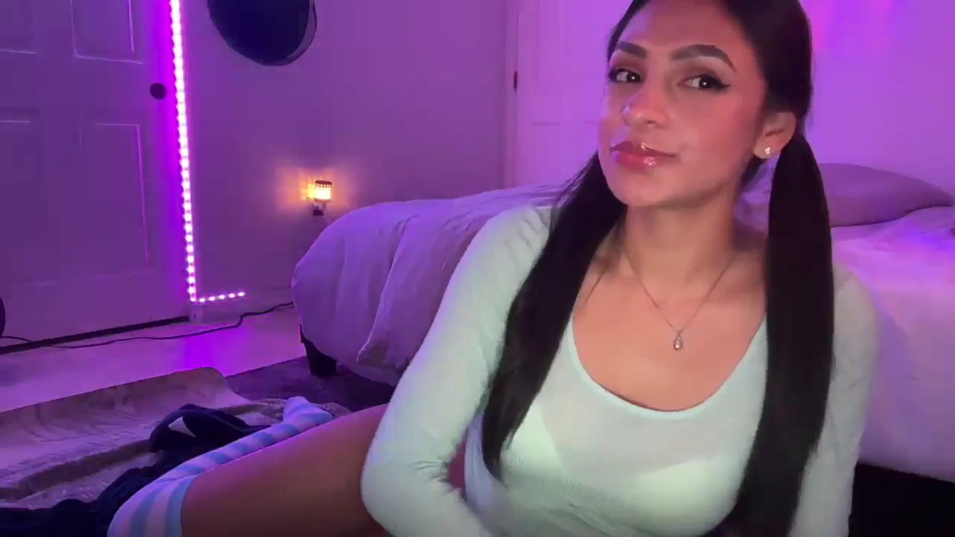 Gallery image thumbnail from Moodybaby's myfreecams stream on, 05/20/2025, 09:18 image 5 of 20