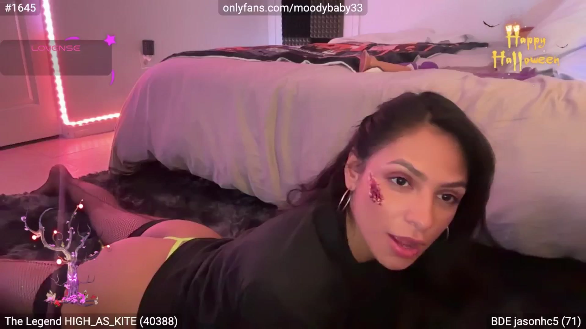 Gallery image thumbnail from Moodybaby's myfreecams stream on, 10/22/2025, 06:54 image 5 of 20