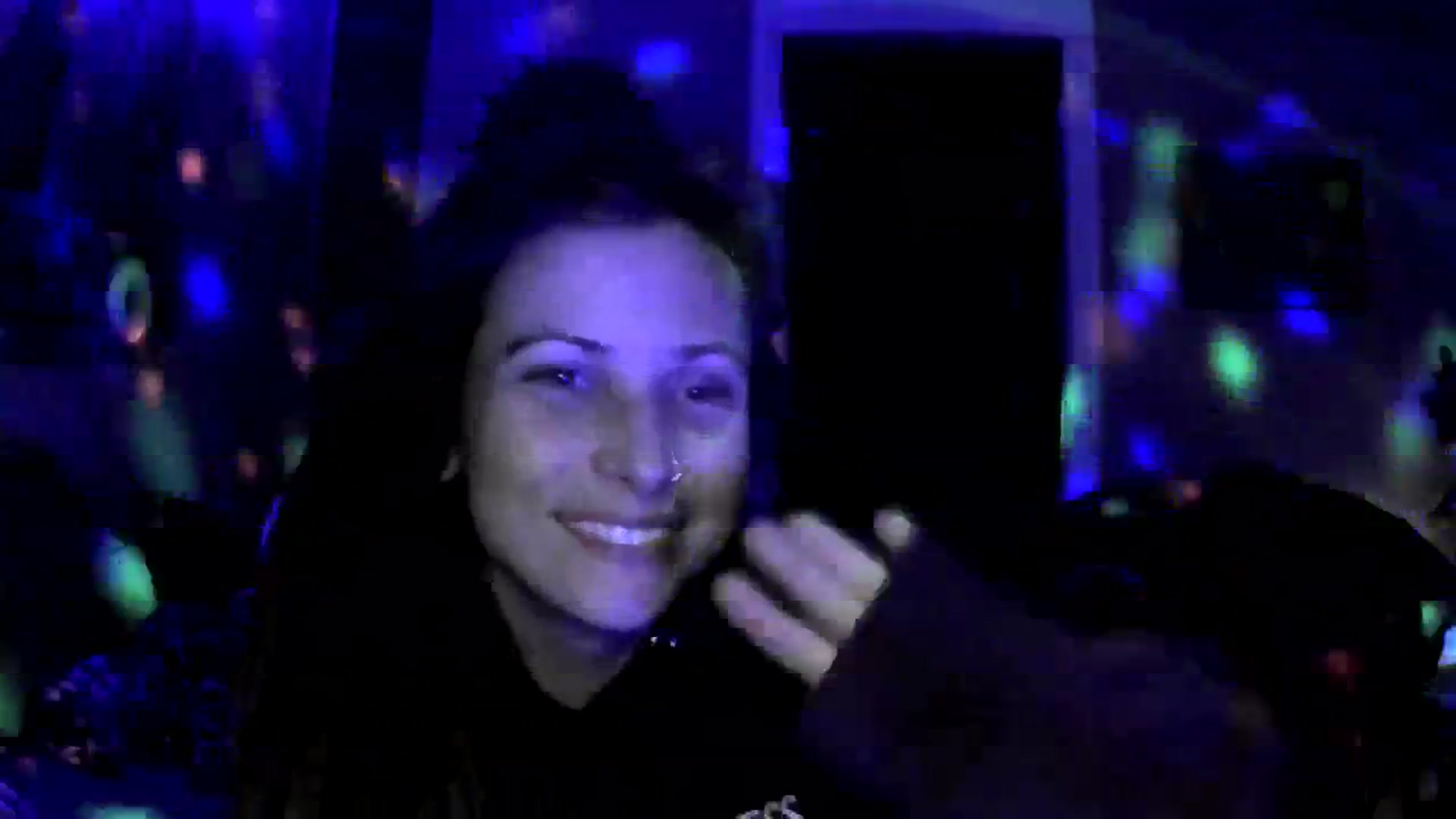 Gallery image thumbnail from MoonAmore's myfreecams stream on, 04/01/2024, 01:00 image 17 of 20