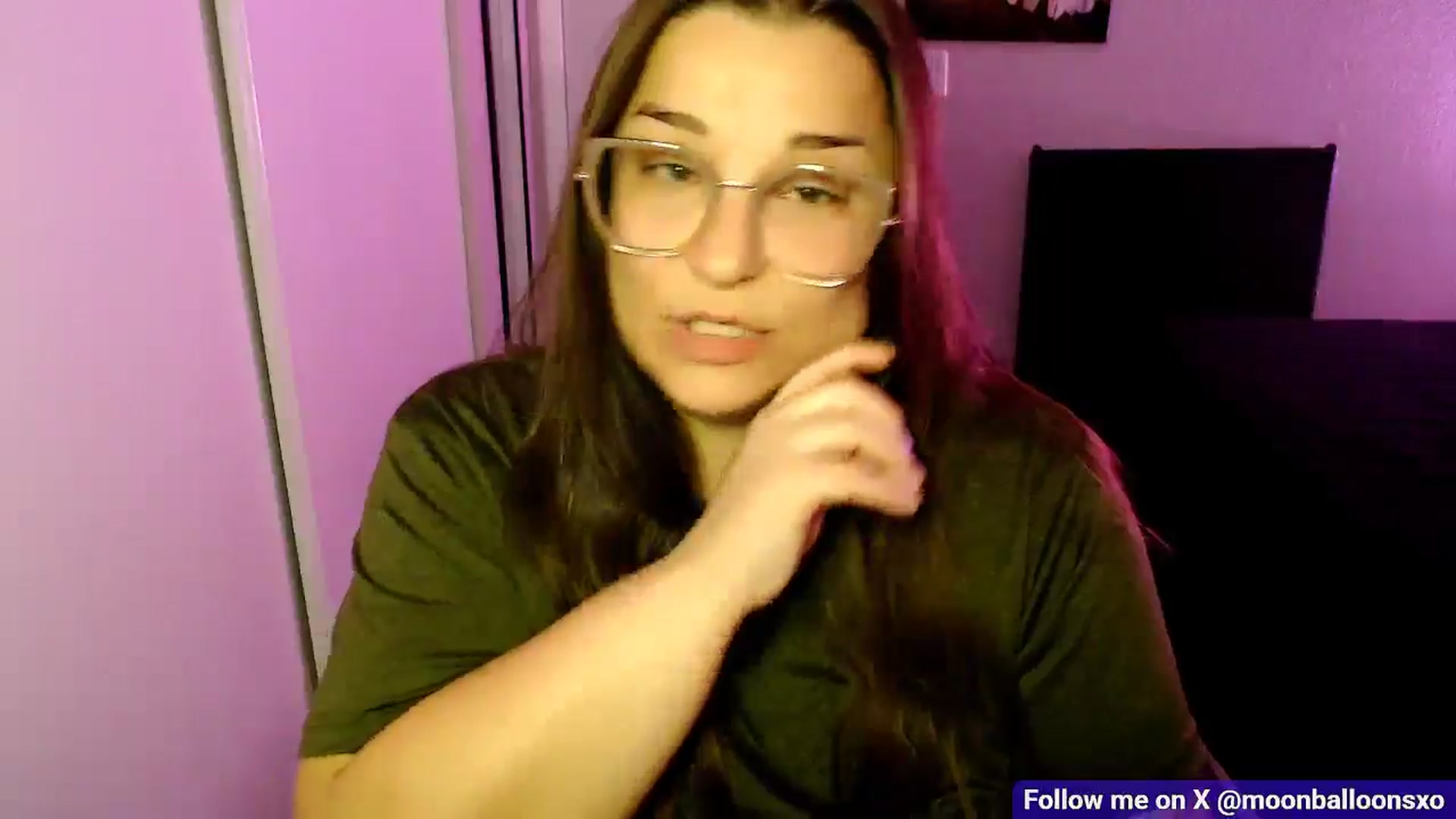 Gallery image thumbnail from MoonBalloons's myfreecams stream on, 11/10/2025, 06:13 image 18 of 20