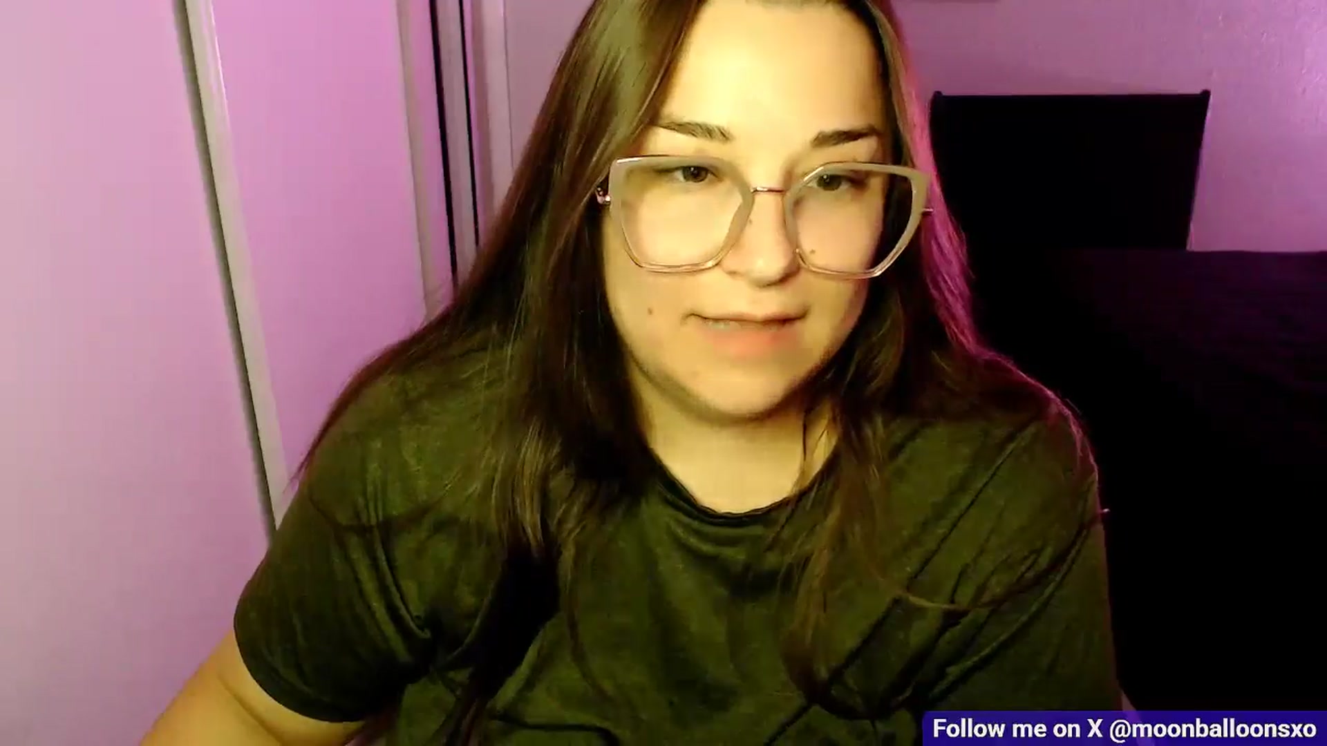 Gallery image thumbnail from MoonBalloons's myfreecams stream on, 11/10/2025, 06:13 image 5 of 20