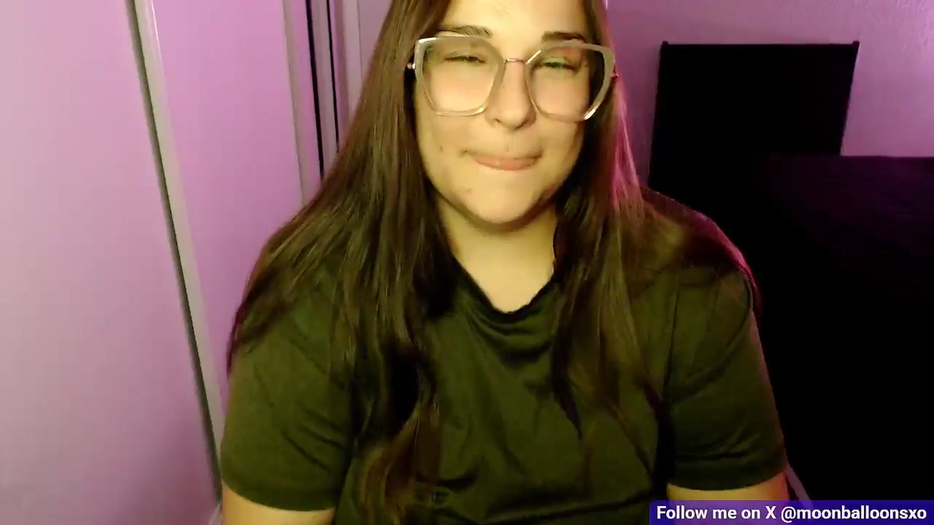 Gallery image thumbnail from MoonBalloons's myfreecams stream on, 11/10/2025, 06:13 image 10 of 20