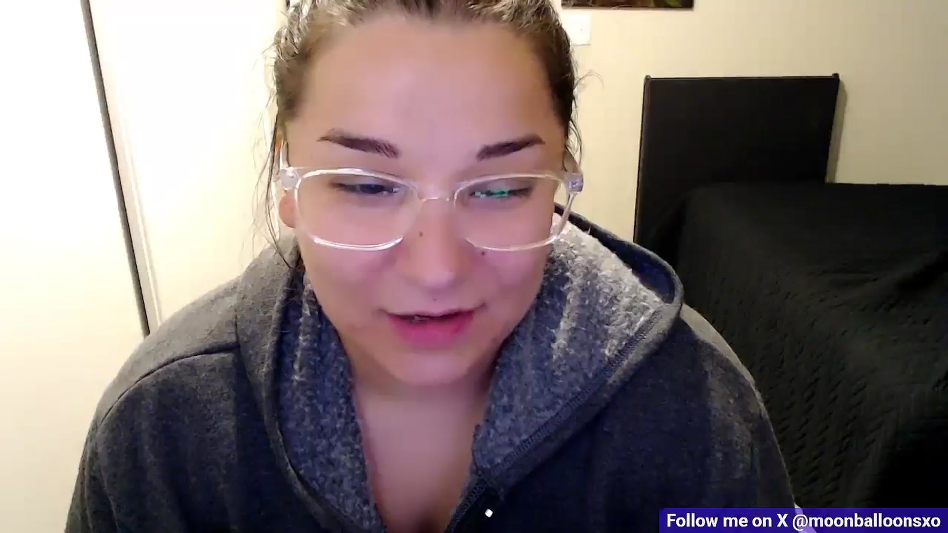 Gallery image thumbnail from MoonBalloons's myfreecams stream on, 11/16/2025, 08:35 image 14 of 20