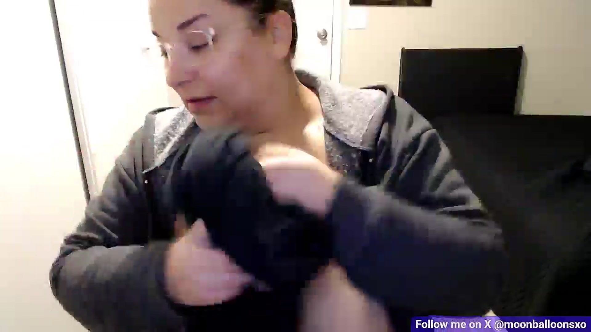 Gallery image thumbnail from MoonBalloons's myfreecams stream on, 11/16/2025, 08:35 image 19 of 20