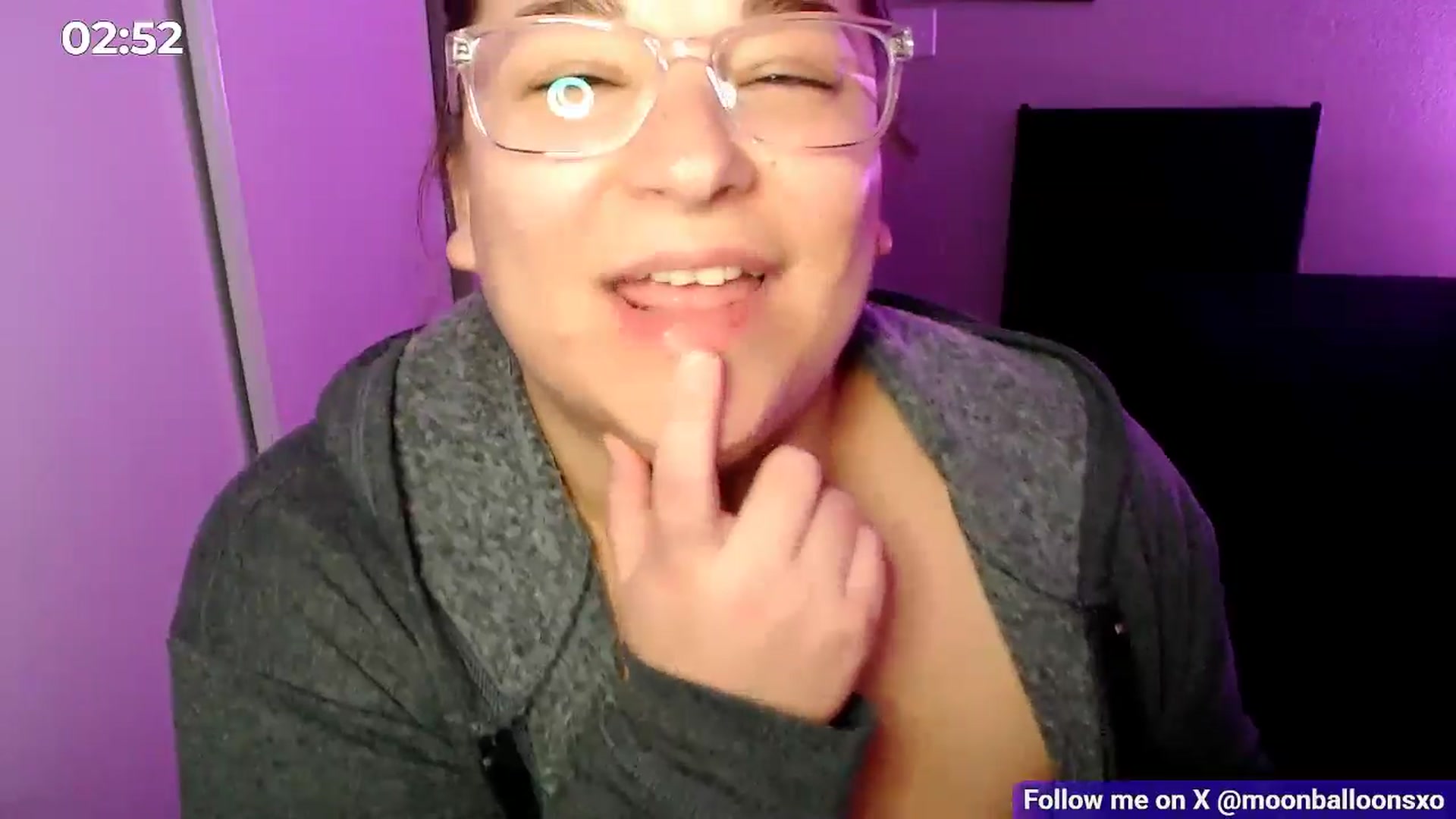 Gallery image thumbnail from MoonBalloons's myfreecams stream on, 11/16/2025, 09:53 image 10 of 20