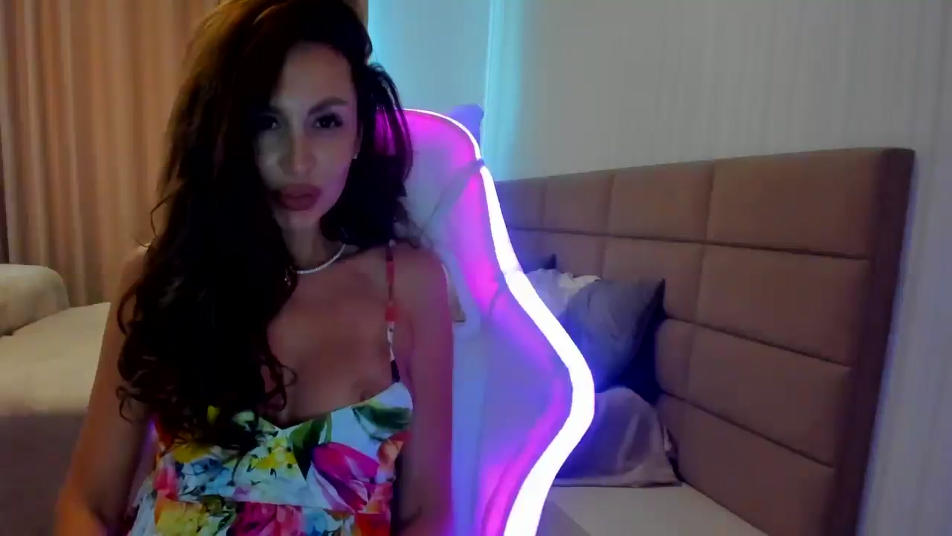 Gallery image thumbnail from MoonBex's myfreecams stream on, 06/25/2025, 13:05 image 2 of 20