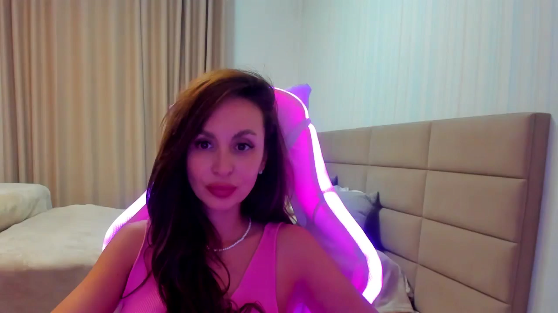 Gallery image thumbnail from MoonBex's myfreecams stream on, 06/25/2025, 19:04 image 3 of 20