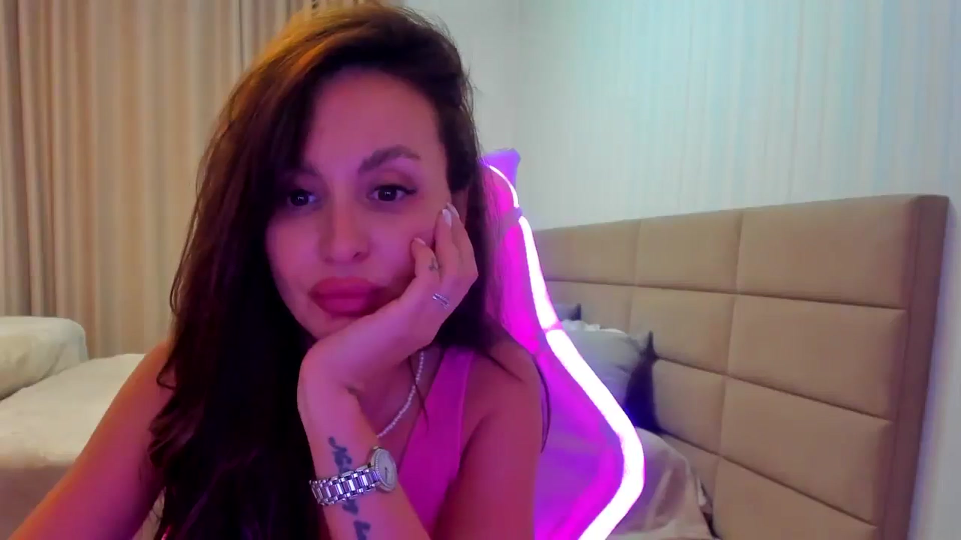 Gallery image thumbnail from MoonBex's myfreecams stream on, 06/25/2025, 19:04 image 6 of 20
