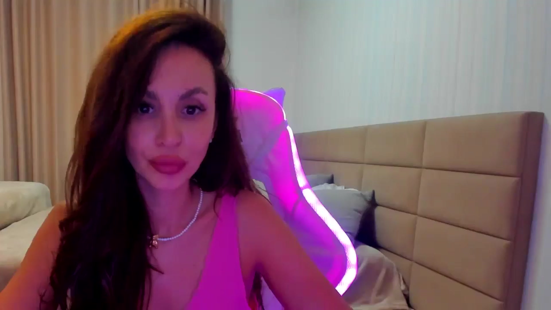 Gallery image thumbnail from MoonBex's myfreecams stream on, 06/25/2025, 19:04 image 15 of 20