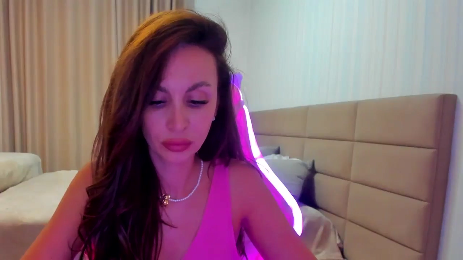 Gallery image thumbnail from MoonBex's myfreecams stream on, 06/25/2025, 19:04 image 16 of 20