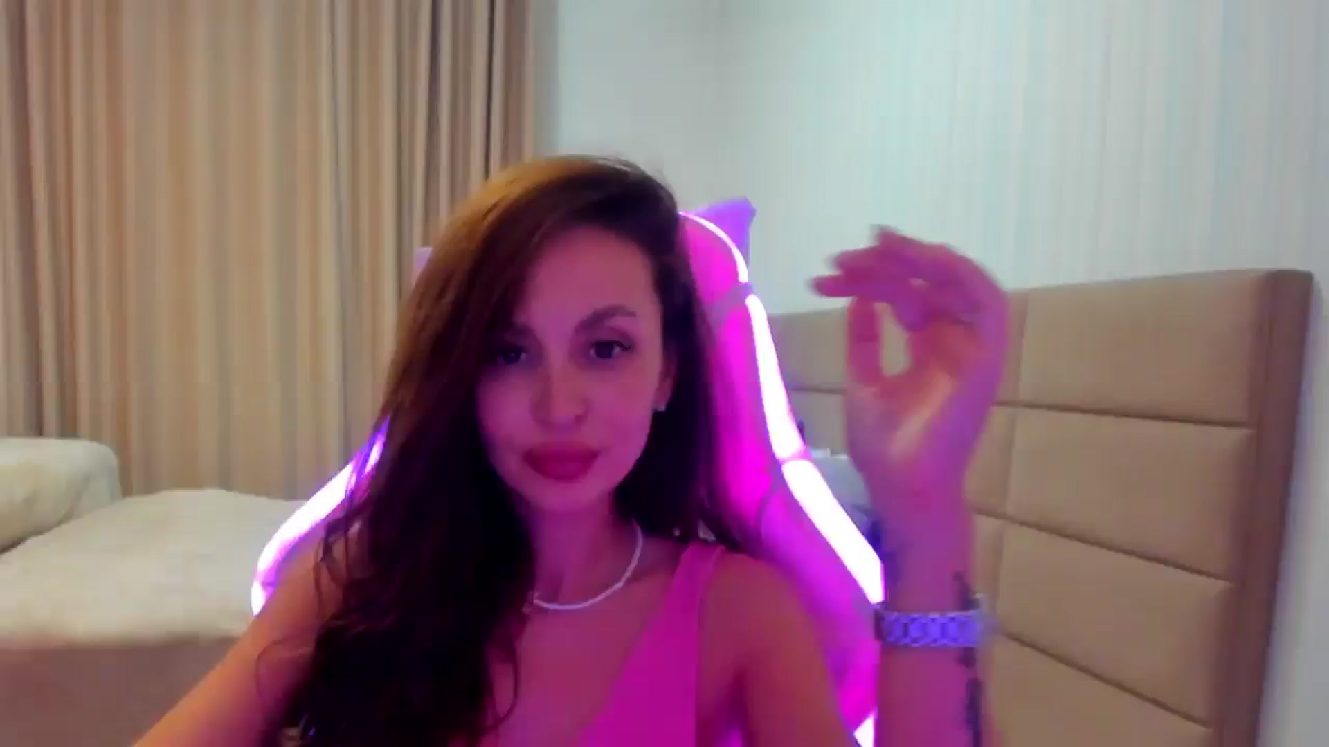 Gallery image thumbnail from MoonBex's myfreecams stream on, 06/25/2025, 19:04 image 2 of 20