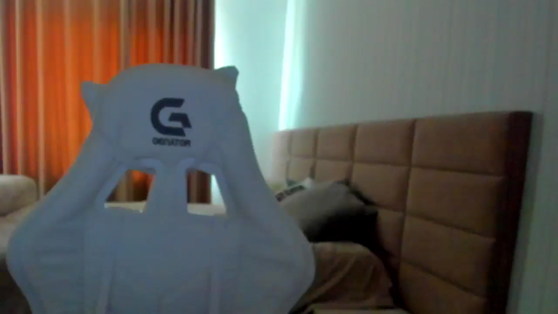 Gallery image thumbnail from MoonBex's myfreecams stream on, 06/26/2025, 12:27 image 19 of 20