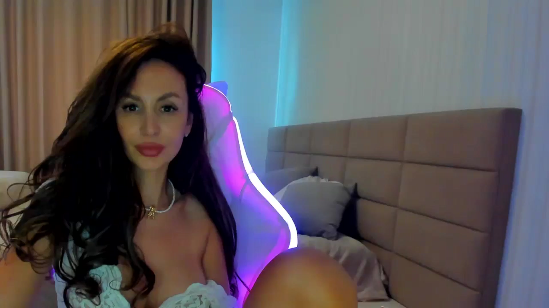 Gallery image thumbnail from MoonBex's myfreecams stream on, 06/26/2025, 12:27 image 9 of 20