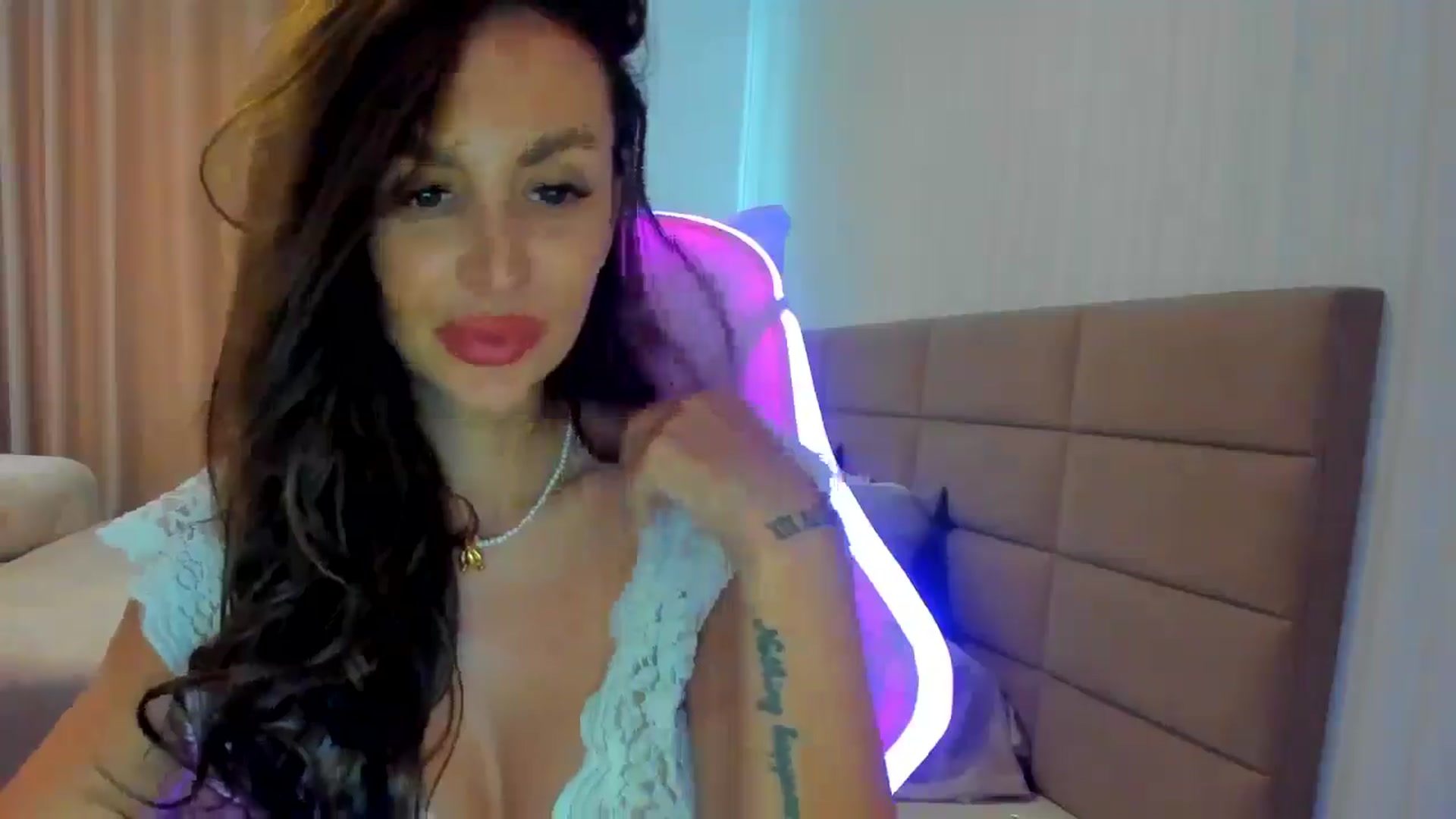 Gallery image thumbnail from MoonBex's myfreecams stream on, 06/26/2025, 12:27 image 7 of 20