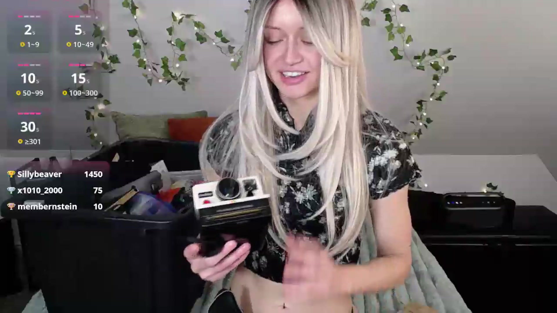Gallery image thumbnail from MoonLush's myfreecams stream on, 04/24/2026, 23:33 image 3 of 20