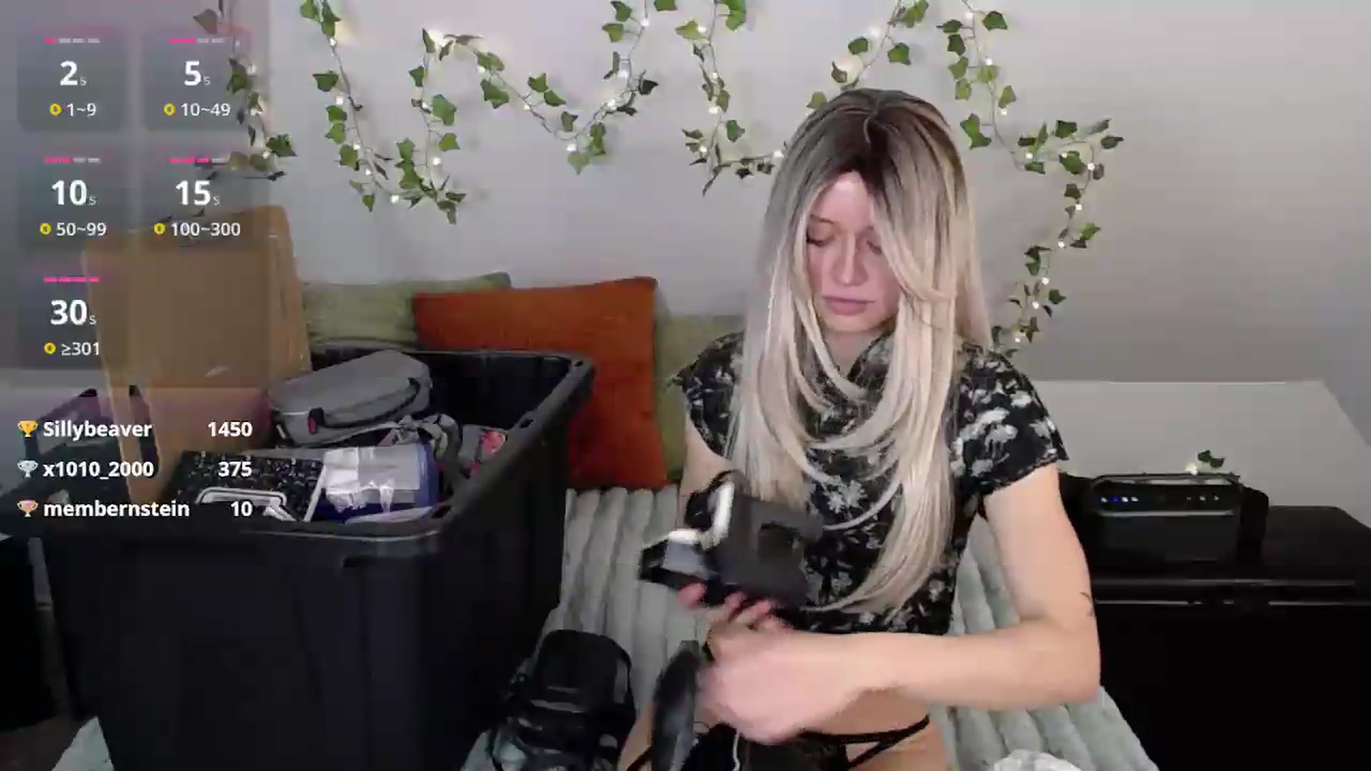 Gallery image thumbnail from MoonLush's myfreecams stream on, 04/24/2026, 23:33 image 4 of 20