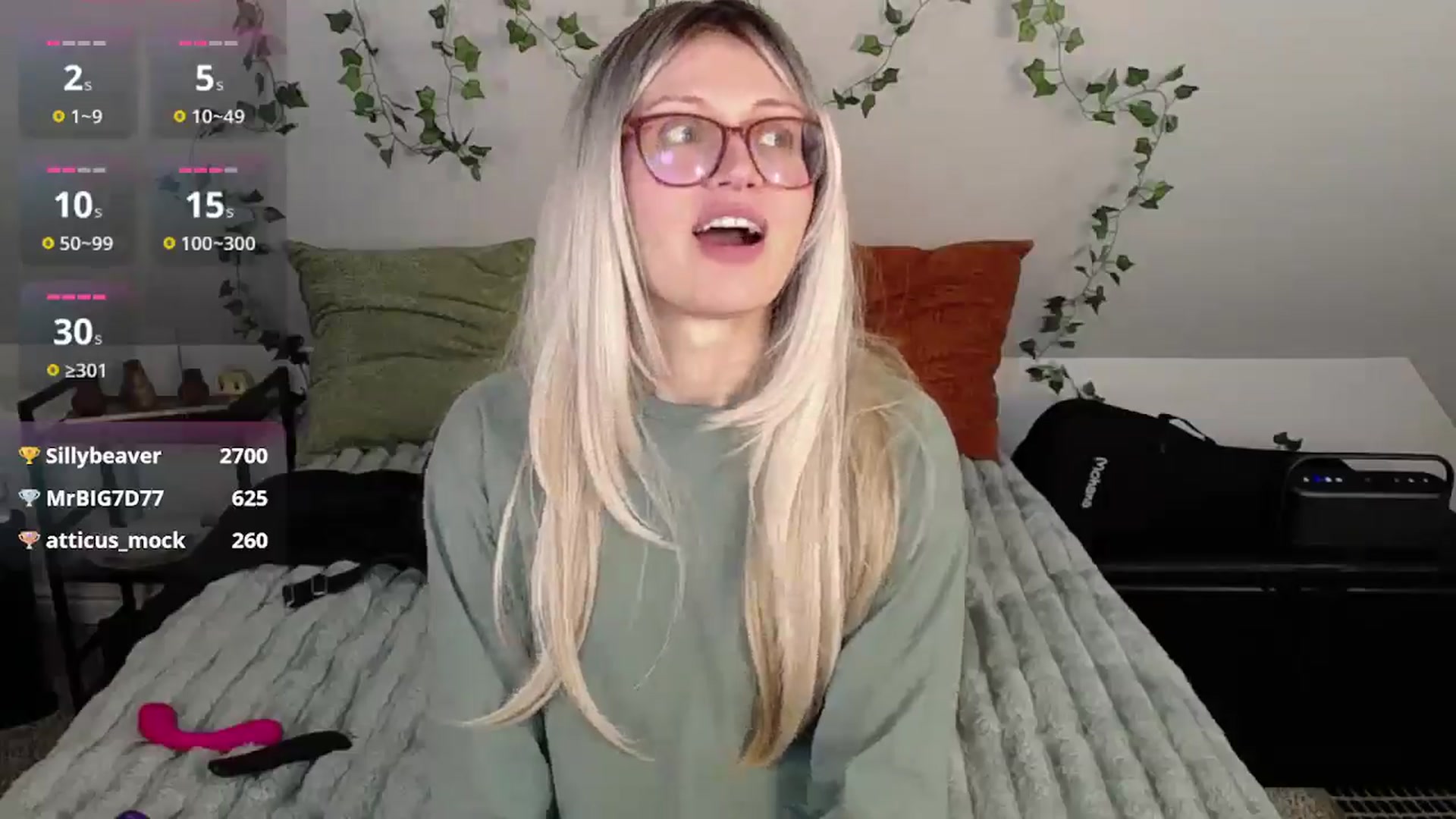 Gallery image thumbnail from MoonLush's myfreecams stream on, 04/25/2026, 21:55 image 11 of 20