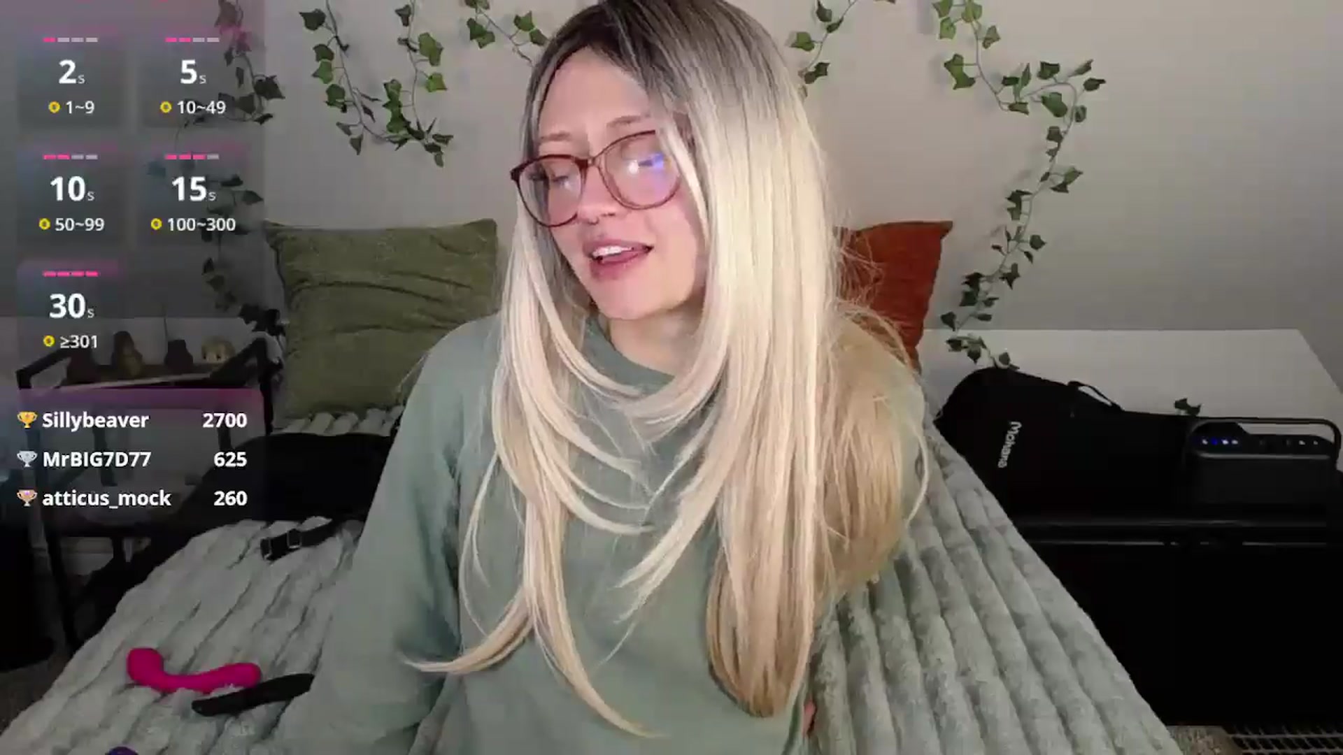 Gallery image thumbnail from MoonLush's myfreecams stream on, 04/25/2026, 21:55 image 13 of 20
