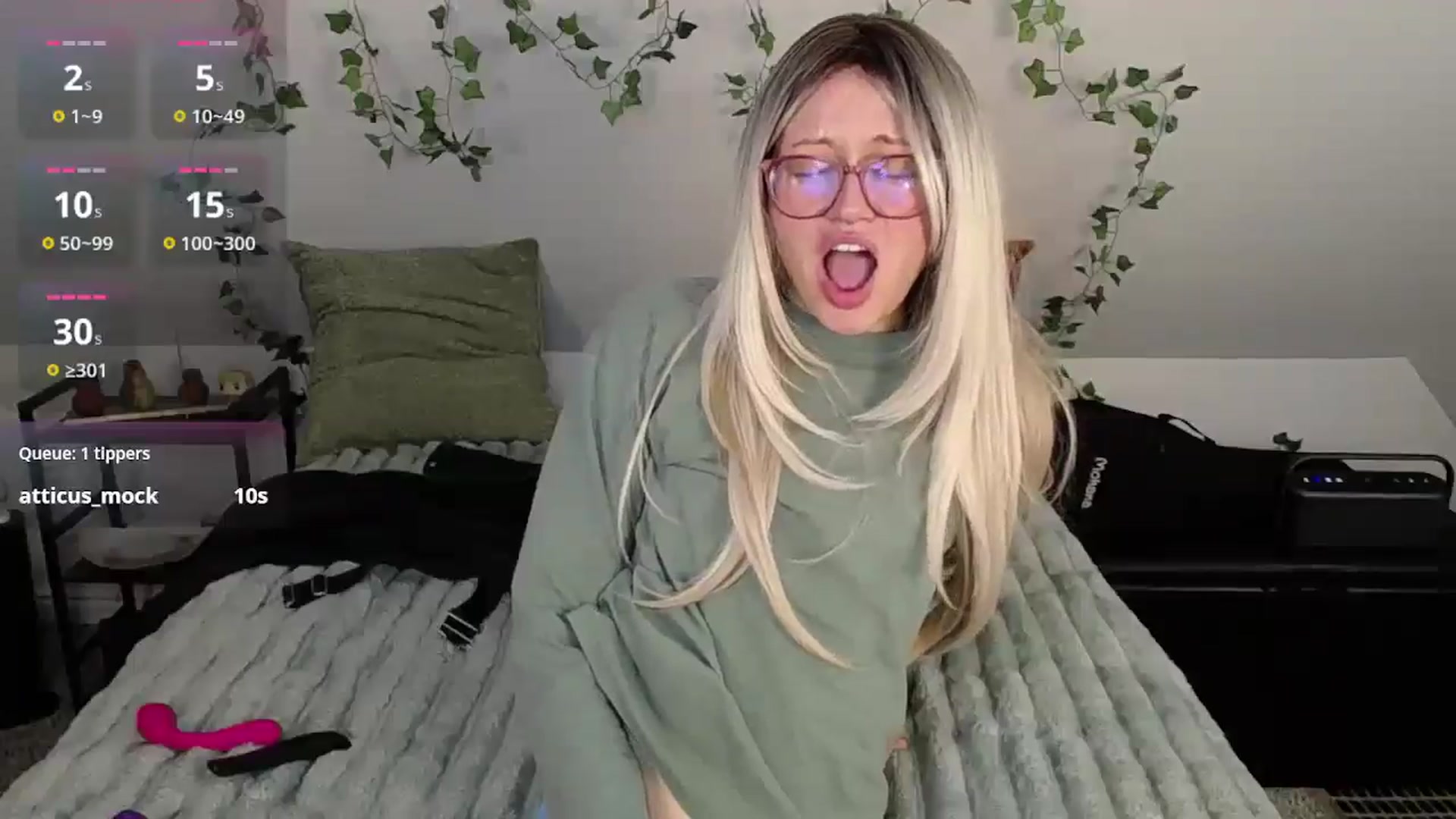 Gallery image thumbnail from MoonLush's myfreecams stream on, 04/25/2026, 21:55 image 8 of 20