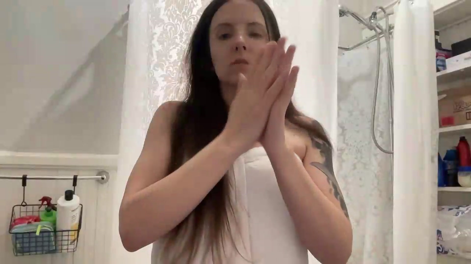 Gallery image thumbnail from MoonMILF's myfreecams stream on, 08/06/2026, 14:06 image 18 of 20