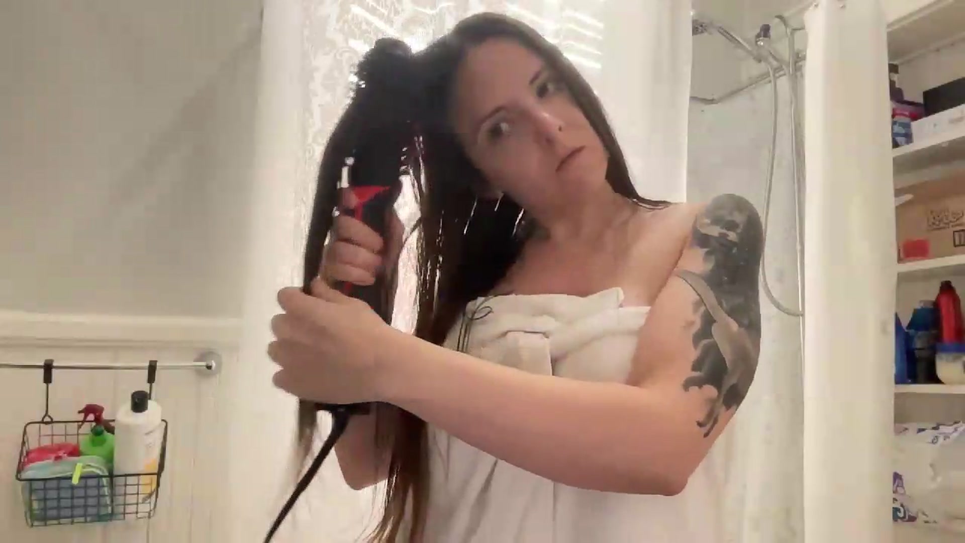 Gallery image thumbnail from MoonMILF's myfreecams stream on, 08/06/2026, 14:06 image 13 of 20