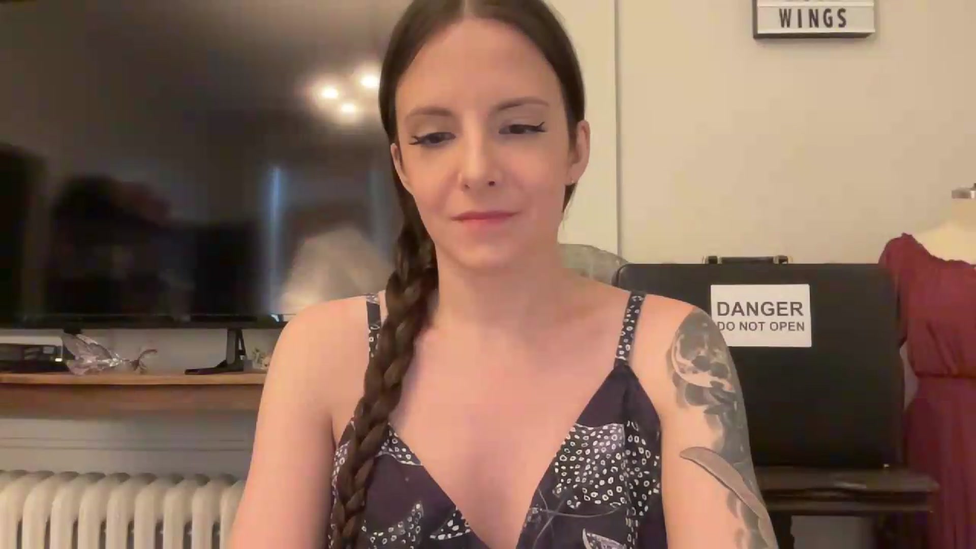 Gallery image thumbnail from MoonMILF's myfreecams stream on, 08/07/2026, 20:15 image 18 of 20