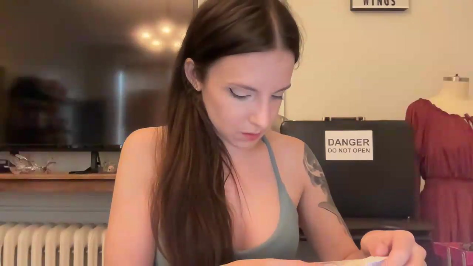 Gallery image thumbnail from MoonMILF's myfreecams stream on, 08/08/2026, 14:35 image 6 of 20