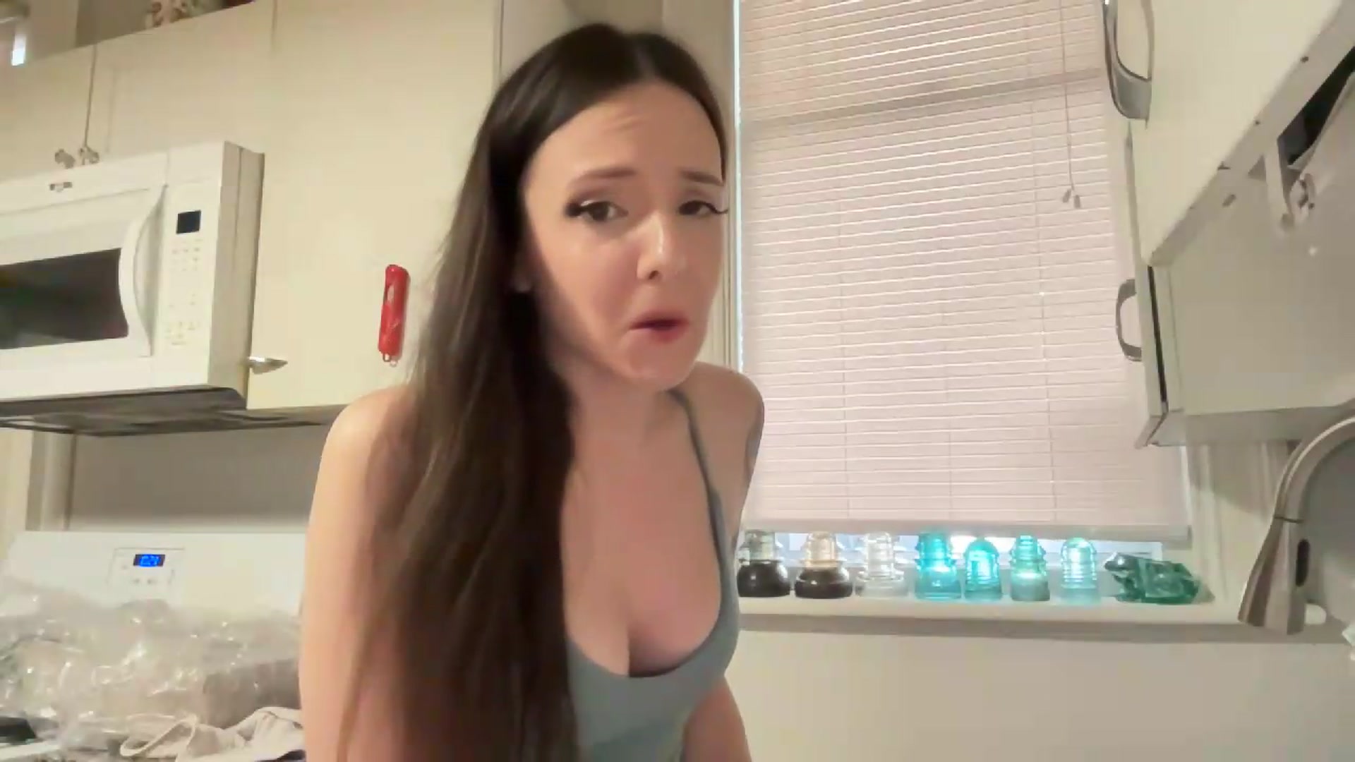 Gallery image thumbnail from MoonMILF's myfreecams stream on, 08/08/2026, 14:35 image 15 of 20