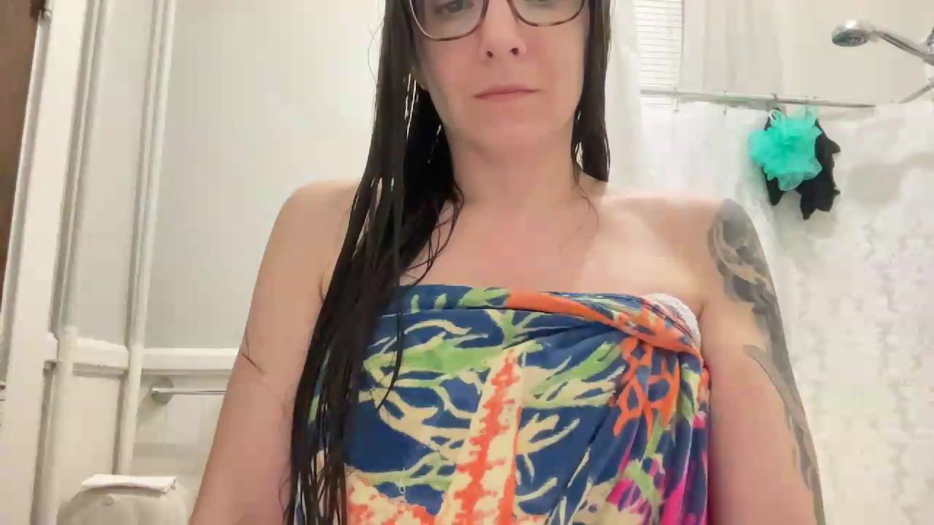 Gallery image thumbnail from MoonMILF's myfreecams stream on, 08/10/2026, 10:54 image 7 of 20